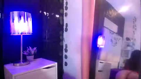 Snapshot of kendall_saenz chatting on September 9, 7:35 pm kendall_saenz online show from September 9, 7:35 pm