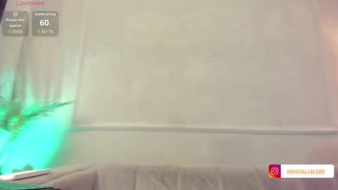 kendallbleer online show from November 20, 12:39 pm