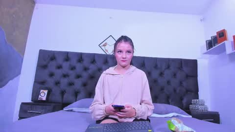 kendall online show from December 5, 4:42 am