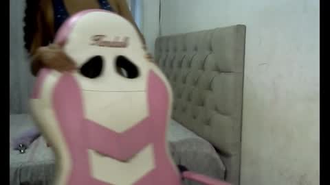 Snapshot of kendallrush2 chatting on October 23, 2:23 pm  Kendall Rush online show from October 23, 2:23 pm
