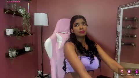 kendrachavez_ online show from November 3, 10:36 pm