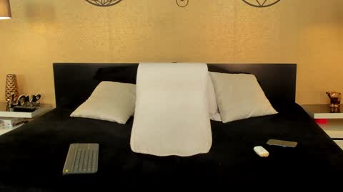 KENDRA online show from February 6, 10:00 pm