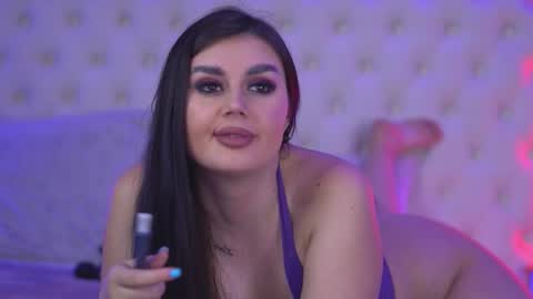 Kendra online show from December 15, 3:39 pm