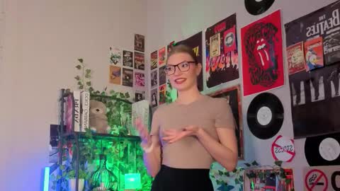 Lisa online show from December 22, 9:23 am