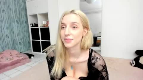 Kenzie online show from July 24, 11:30 am