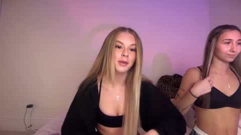 kenziesmithh online show from October 2, 7:02 am