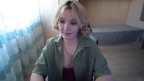 Evelyn online show from July 9, 2:41 pm