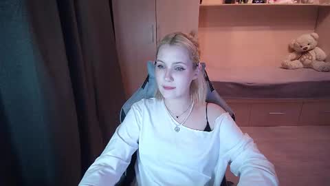 Evelyn online show from July 21, 3:13 pm