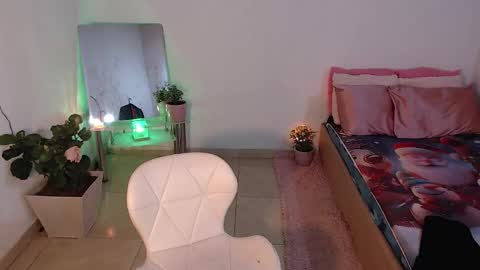 Mia  online show from November 29, 6:12 pm