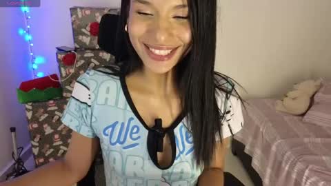 Snapshot of kharelys_777 chatting on December 6, 3:30 am Karelys M. online show from December 6, 3:30 am