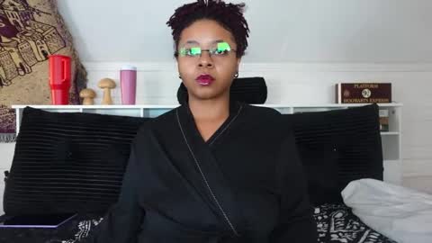 Khaya online show from December 19, 8:45 pm