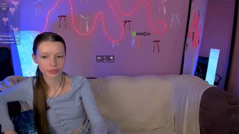 khloebeauty online show from March 9, 2:37 am