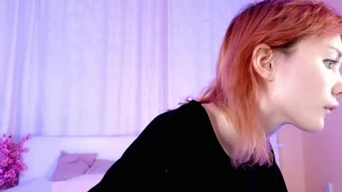 Kira online show from April 4, 9:02 pm