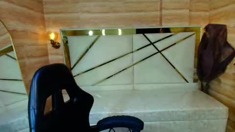 Kiara  online show from July 28, 3:04 am