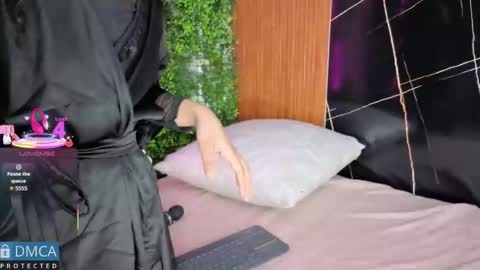Snapshot of kiara_zahiri_ chatting on October 7, 11:14 am Kiara Zahiri online show from October 7, 11:14 am