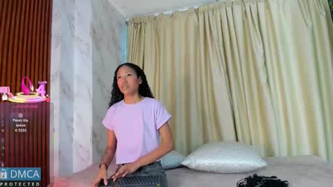 Snapshot of kiara_zahiri_ chatting on October 1, 11:15 am Kiara Zahiri online show from October 1, 11:15 am