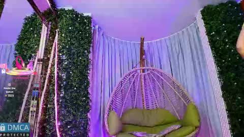 Snapshot of kiara_zahiri_ chatting on September 16, 10:56 am Kiara Zahiri online show from September 16, 10:56 am