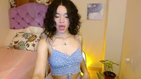 Snapshot of kiararose19 chatting on October 10, 5:12 am Kiara online show from October 10, 5:12 am