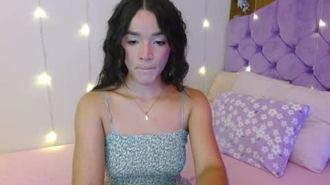 Snapshot of kiararose19 chatting on January 20, 1:18 am Kiara online show from January 20, 1:18 am