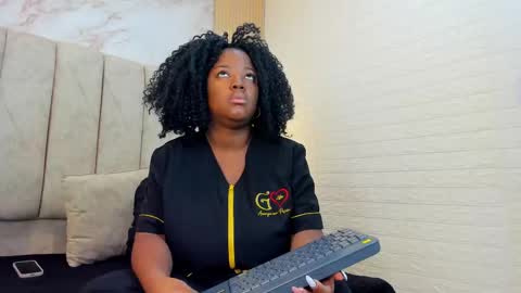 kiarazafira online show from September 16, 11:07 am