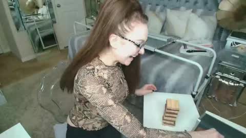 Kia Rose online show from September 28, 6:20 am