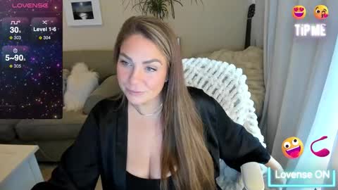 Kiera Reines online show from December 21, 6:56 pm