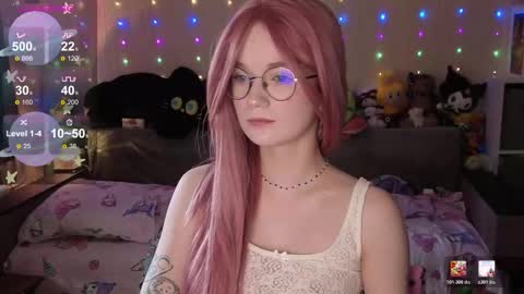 kiki_blue_eyes online show from February 12, 6:48 am
