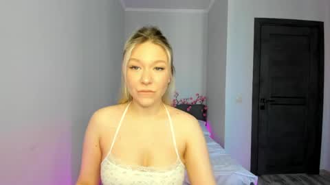 kiki_kk1 online show from June 8, 1:12 am