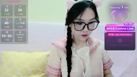 Kiki online show from May 28, 3:10 pm