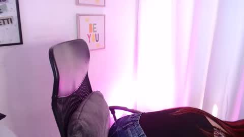 Kimberly online show from June 1, 1:57 pm