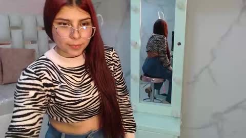 Snapshot of kim_lush_s chatting on September 8, 8:41 pm kim_lush_s online show from September 8, 8:41 pm