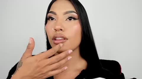 kim_mouth17 online show from June 25, 6:18 am