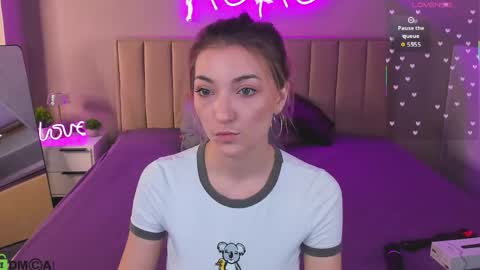 kimberlly_smith online show from April 20, 12:24 am