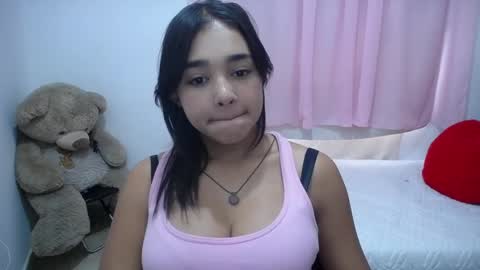 Snapshot of kimberly_slim chatting on February 21, 1:11 pm Kim online show from February 21, 1:11 pm