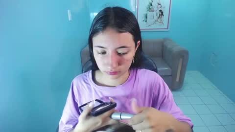 Snapshot of kimberly_thomson_t chatting on December 20, 10:16 am kimberly online show from December 20, 10:16 am