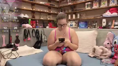 Snapshot of kimberlycaprice chatting on October 11, 5:45 am kimberlycaprice online show from October 11, 5:45 am