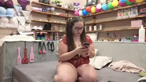 Snapshot of kimberlycaprice chatting on February 7, 5:20 am kimberlycaprice online show from February 7, 5:20 am