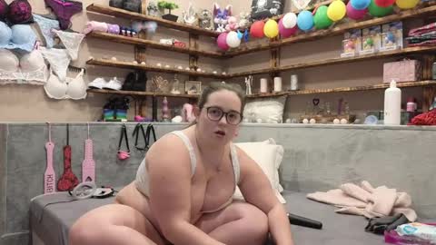 Snapshot of kimberlycaprice chatting on February 9, 4:18 pm kimberlycaprice online show from February 9, 4:18 pm