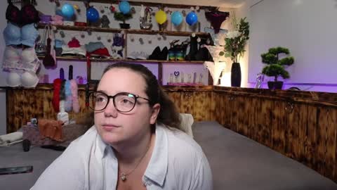 Snapshot of kimberlycaprice chatting on January 19, 5:05 am kimberlycaprice online show from January 19, 5:05 am