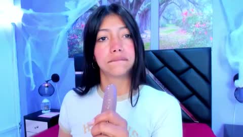 Kimberly Villalobos online show from October 20, 11:35 am