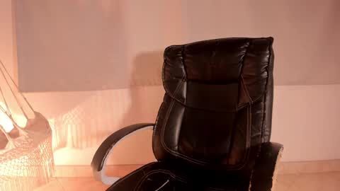 Kim online show from March 2, 11:41 am