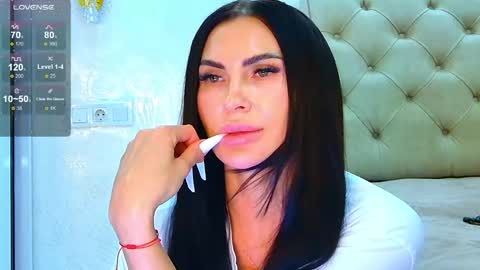 KIm online show from April 12, 4:54 pm