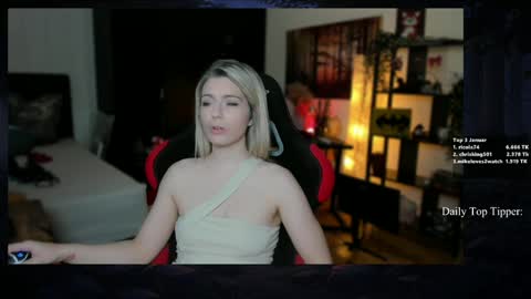 Wolfs Girl online show from January 25, 2:41 pm