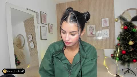 Snapshot of kimm_khalifa chatting on January 3, 8:11 pm Kim online show from January 3, 8:11 pm
