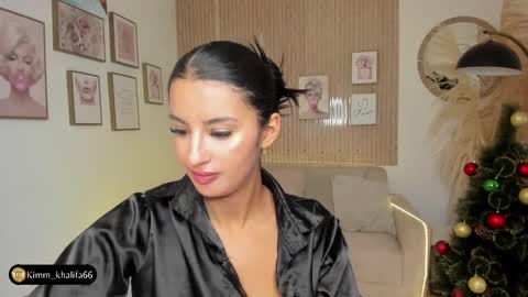 Snapshot of kimm_khalifa chatting on December 14, 9:24 pm Kim online show from December 14, 9:24 pm