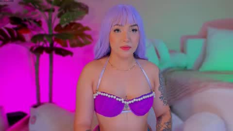 Kim  online show from November 2, 1:58 pm