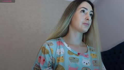 Snapshot of kimmie_ chatting on February 24, 7:09 pm Kimmie online show from February 24, 7:09 pm