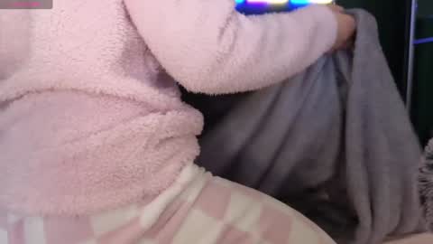 Snapshot of kimmie_ chatting on December 10, 6:38 pm Kimmie online show from December 10, 6:38 pm