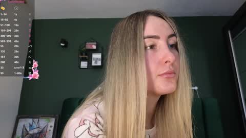 Snapshot of kimmie_ chatting on December 21, 8:00 pm Kimmie online show from December 21, 8:00 pm