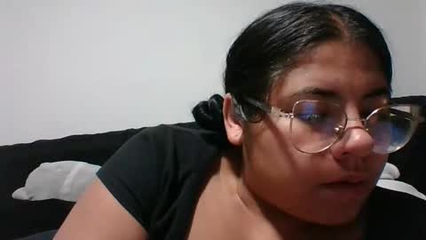 Snapshot of kimmy_kimmy_ chatting on January 21, 1:29 am Kimmy online show from January 21, 1:29 am